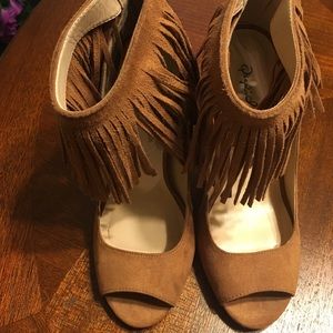 Qupid Fringe suede, peep toe heels!